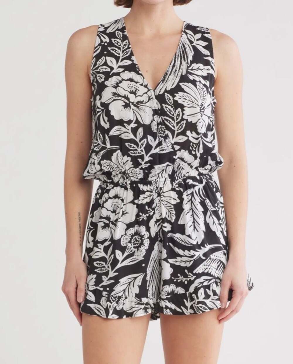 Elan Black and White Floral Sleeveless Romper
